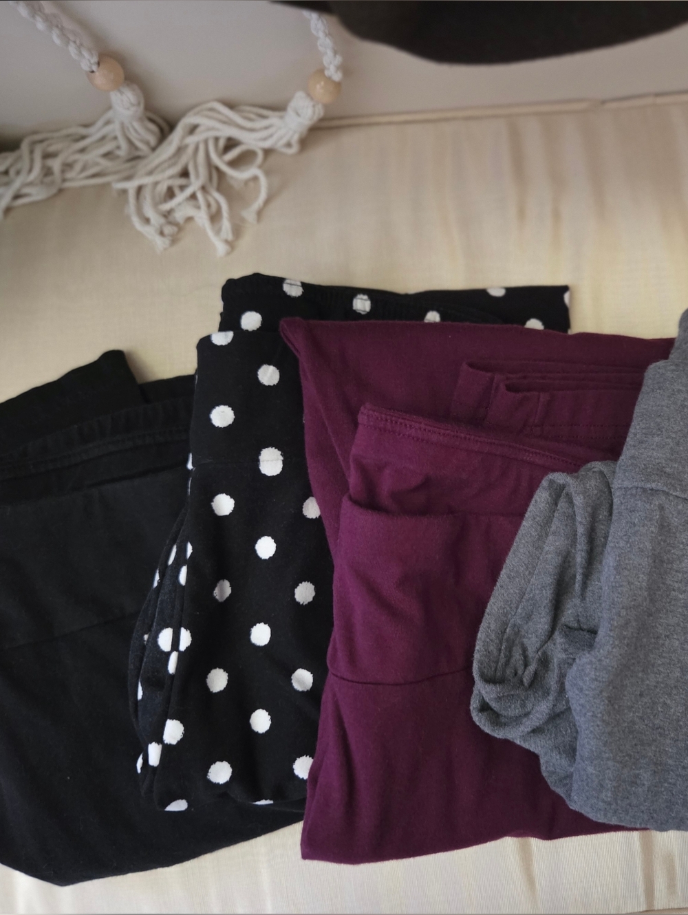 Time and Tru Women's Set Of 4 Pull-On Leggings - Gray, Plum, Black Polka Dot